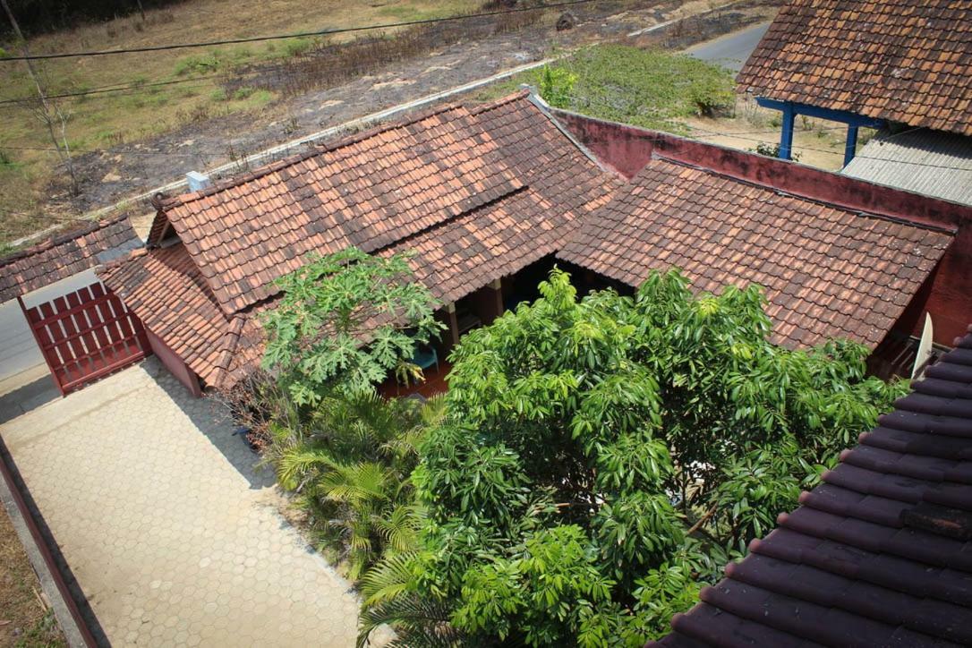Ferienwohnung Harrys Oceanhouse 2 Pacitan Exterior foto