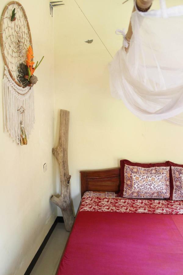 Ferienwohnung Harrys Oceanhouse 2 Pacitan Exterior foto