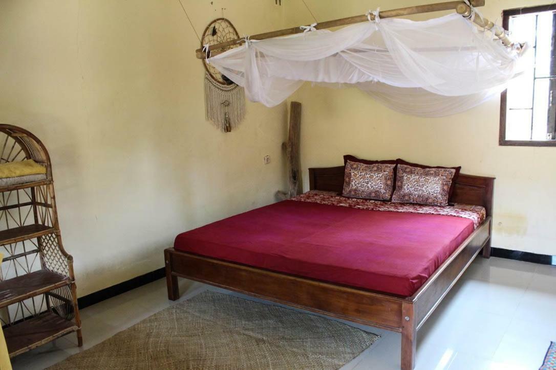 Ferienwohnung Harrys Oceanhouse 2 Pacitan Exterior foto