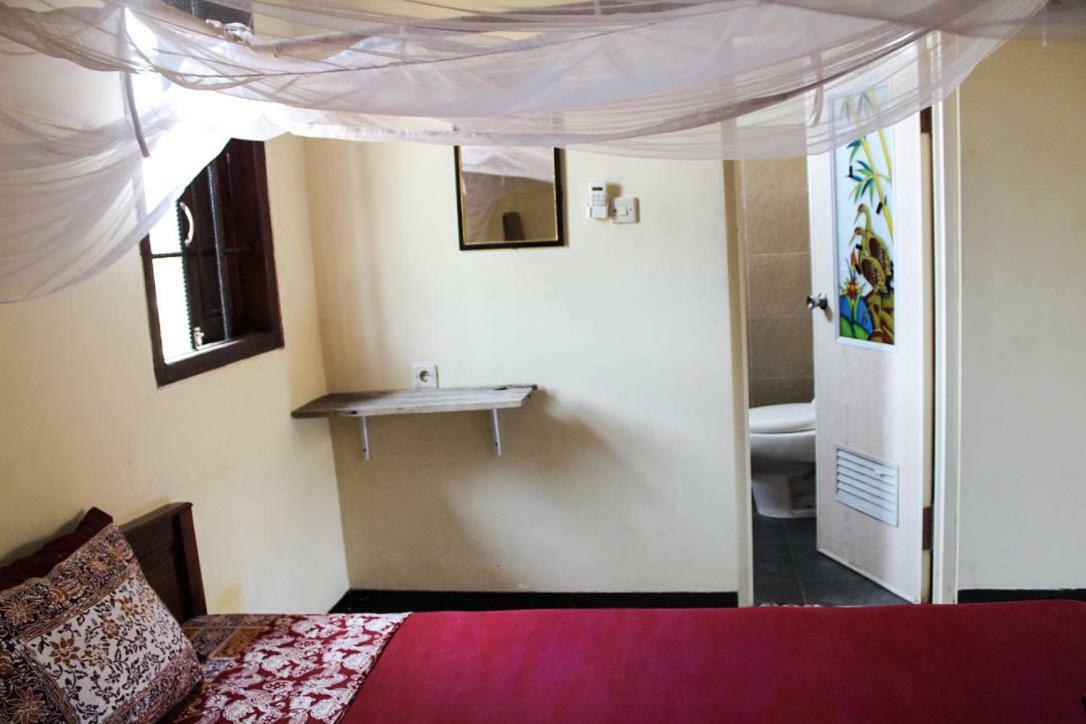 Ferienwohnung Harrys Oceanhouse 2 Pacitan Exterior foto