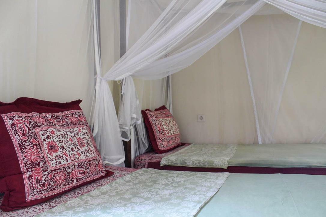 Ferienwohnung Harrys Oceanhouse 2 Pacitan Exterior foto