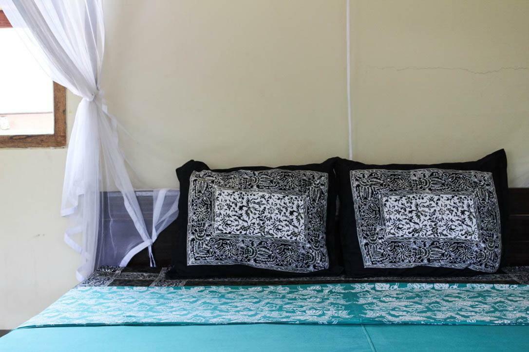 Ferienwohnung Harrys Oceanhouse 2 Pacitan Exterior foto